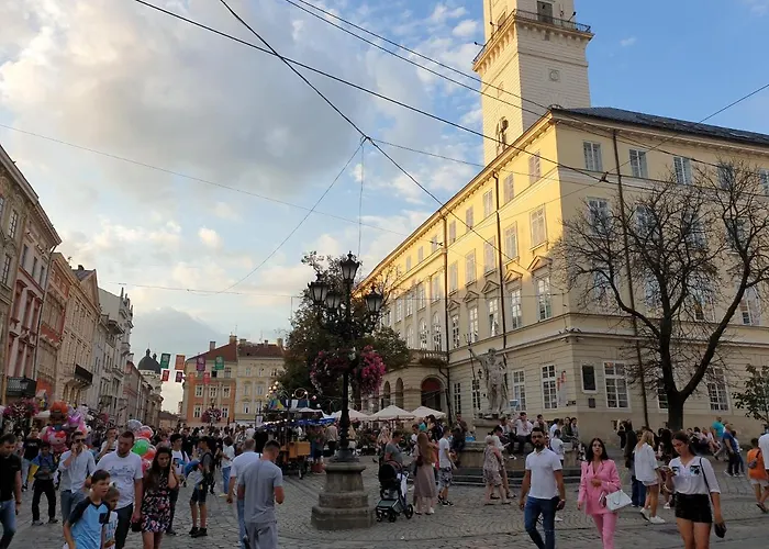 Cozy Apartment, 5mins To Opera Lviv