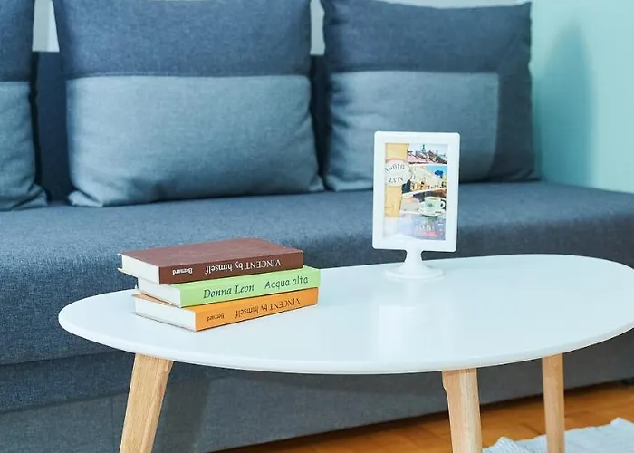 Apartamento Cozy Apartment, 5mins To Opera