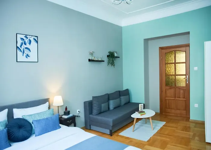 Cozy Apartment, 5mins To Opera *